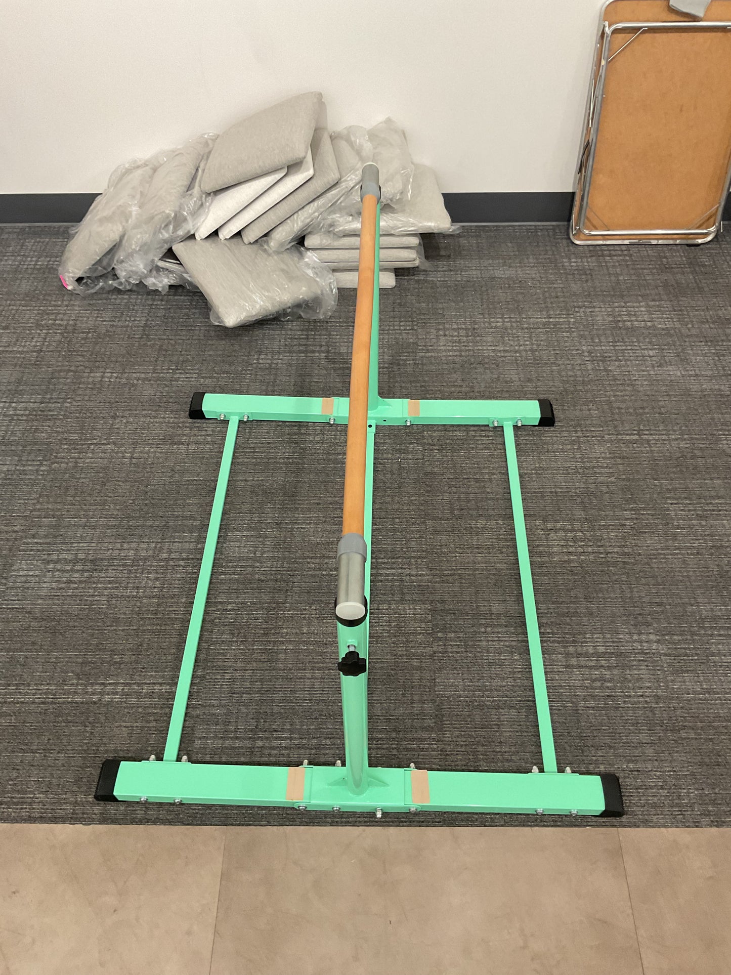 Horizontal training bar