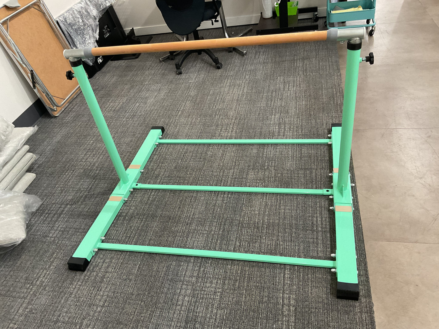 Horizontal training bar