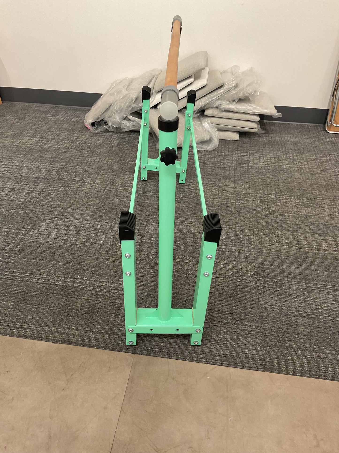 Horizontal training bar
