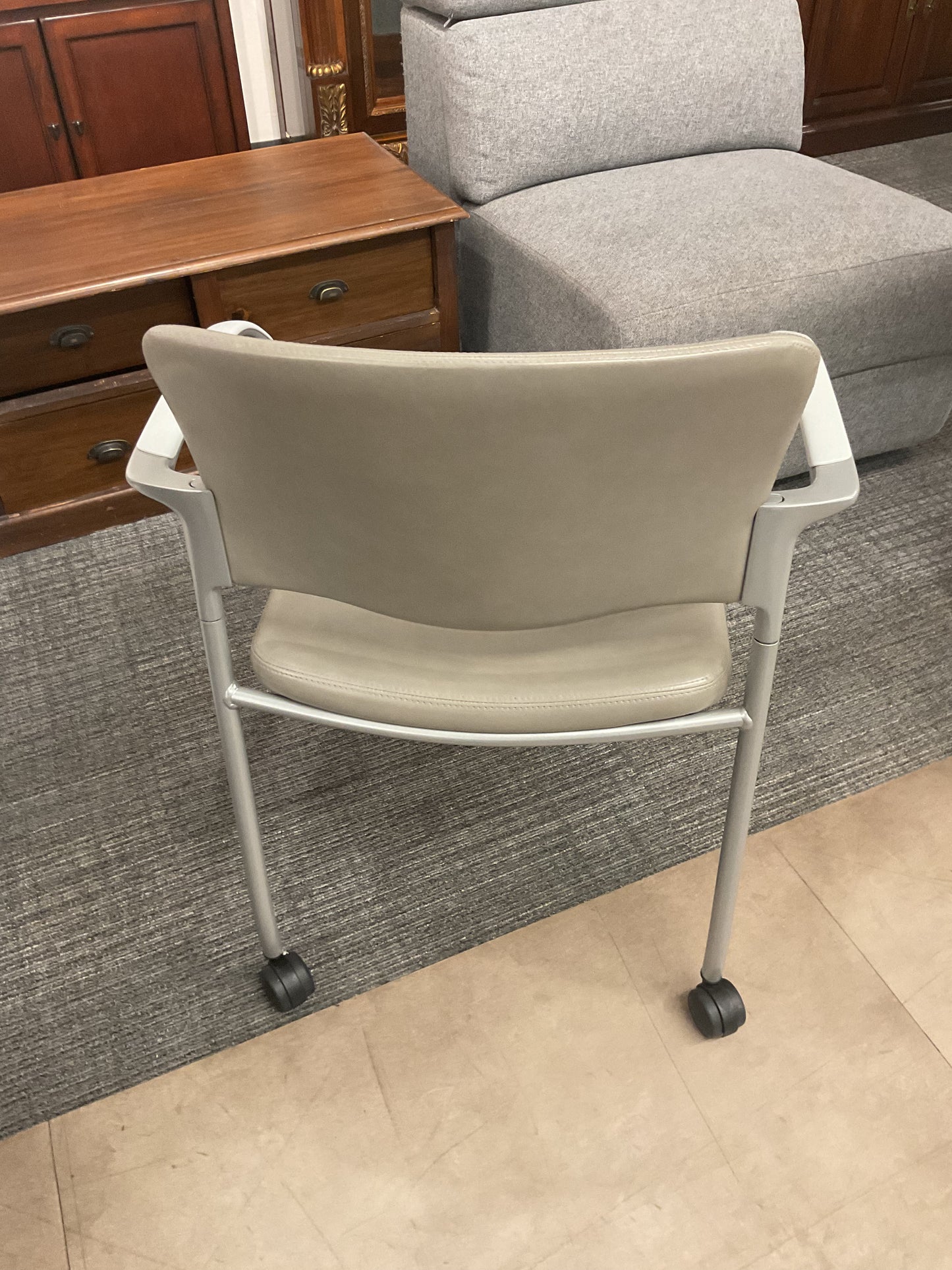 Stylex Roll Chair
