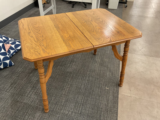 Croissant dining table