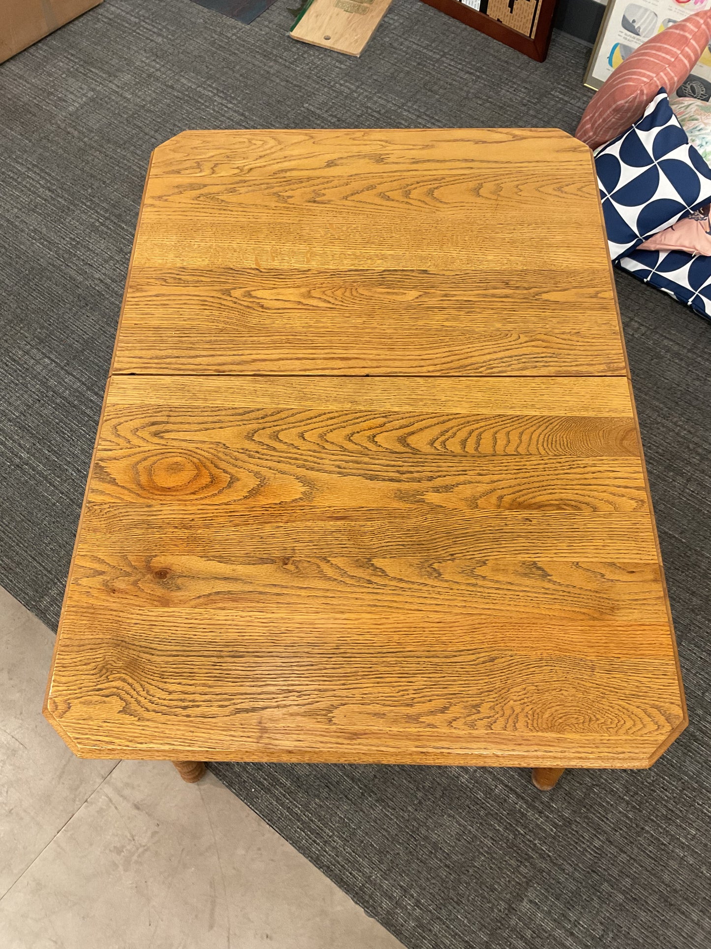 Croissant dining table