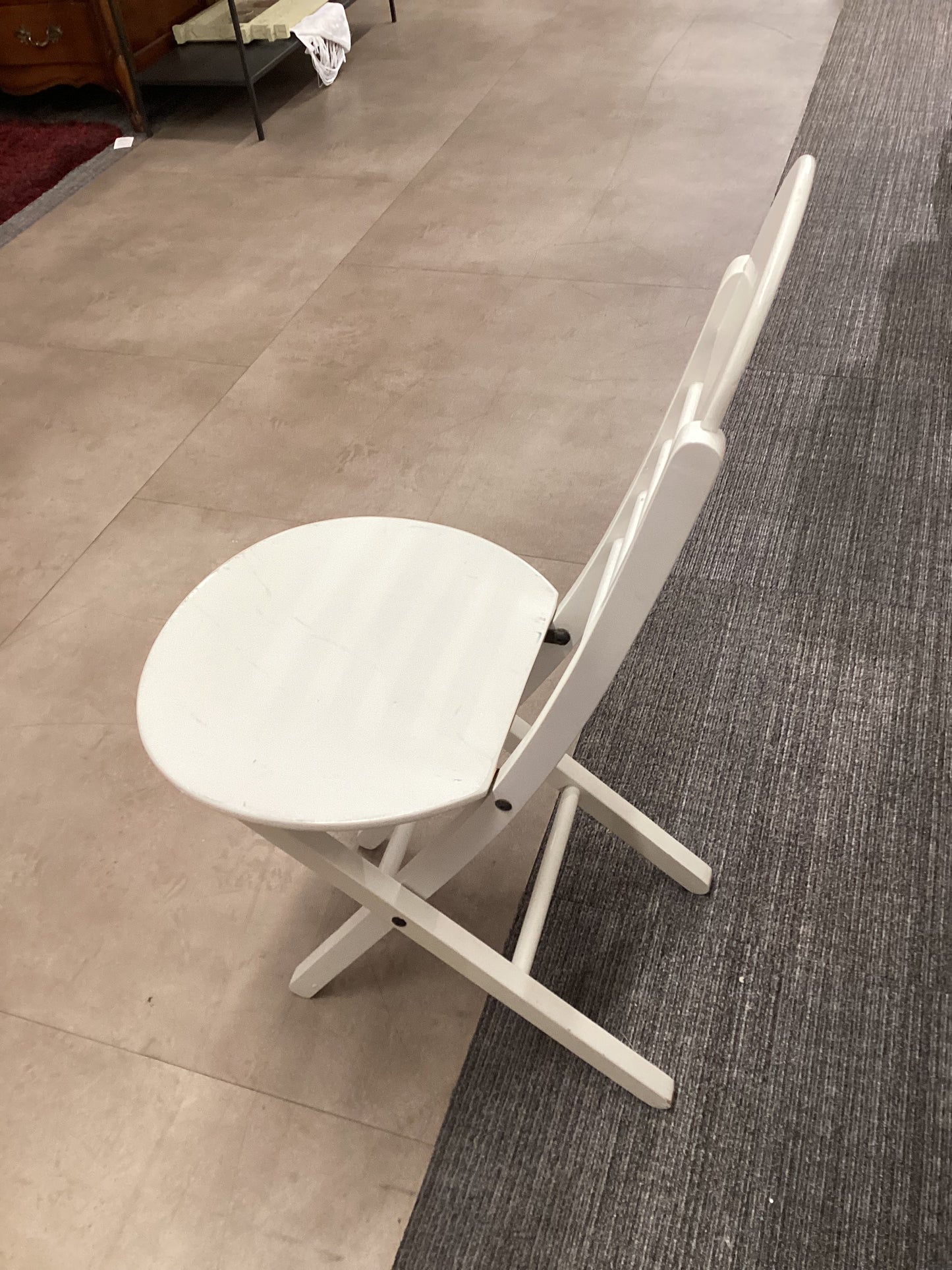 White Foldable Chair