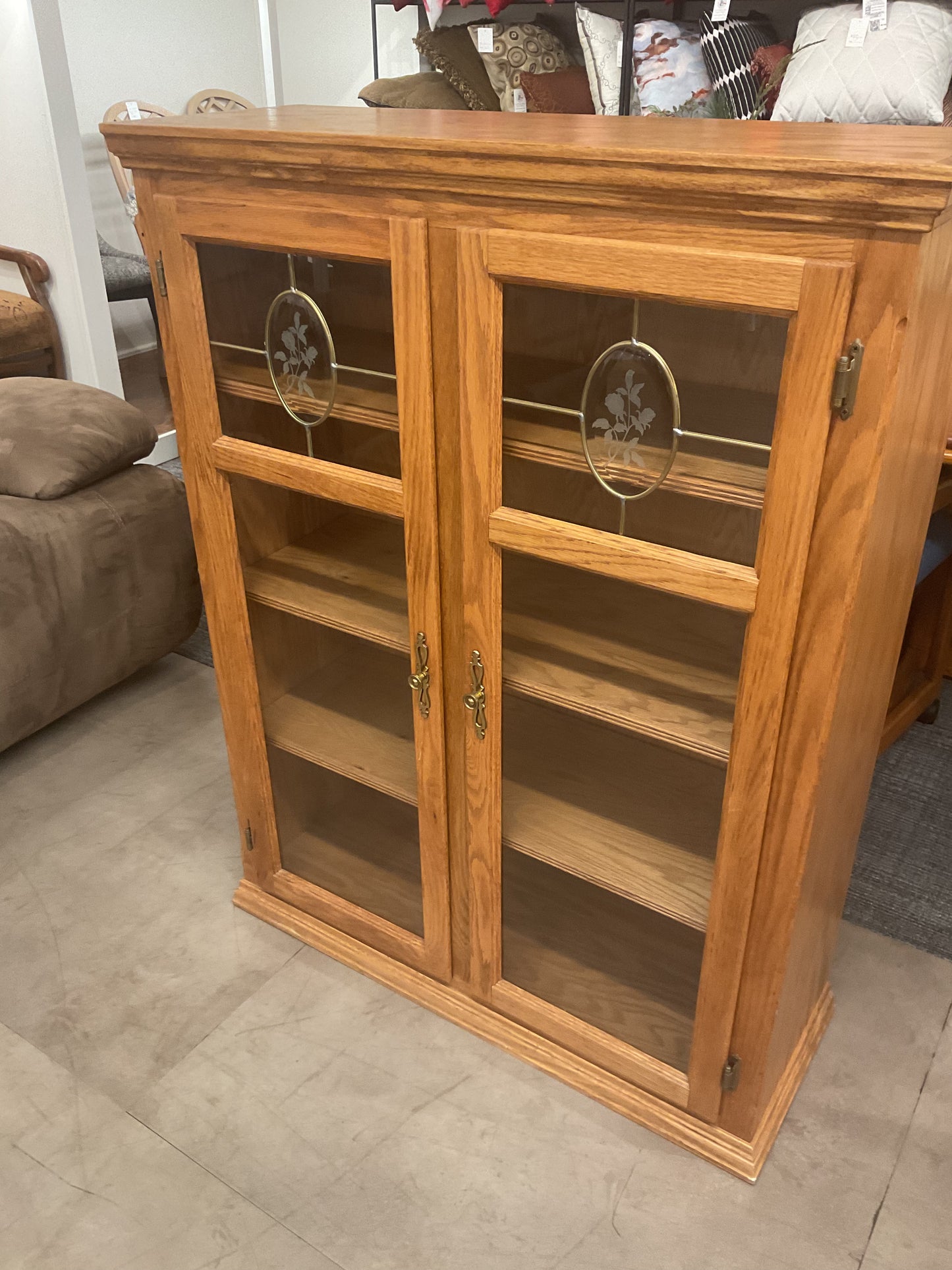 Glass Front Rose Shelf