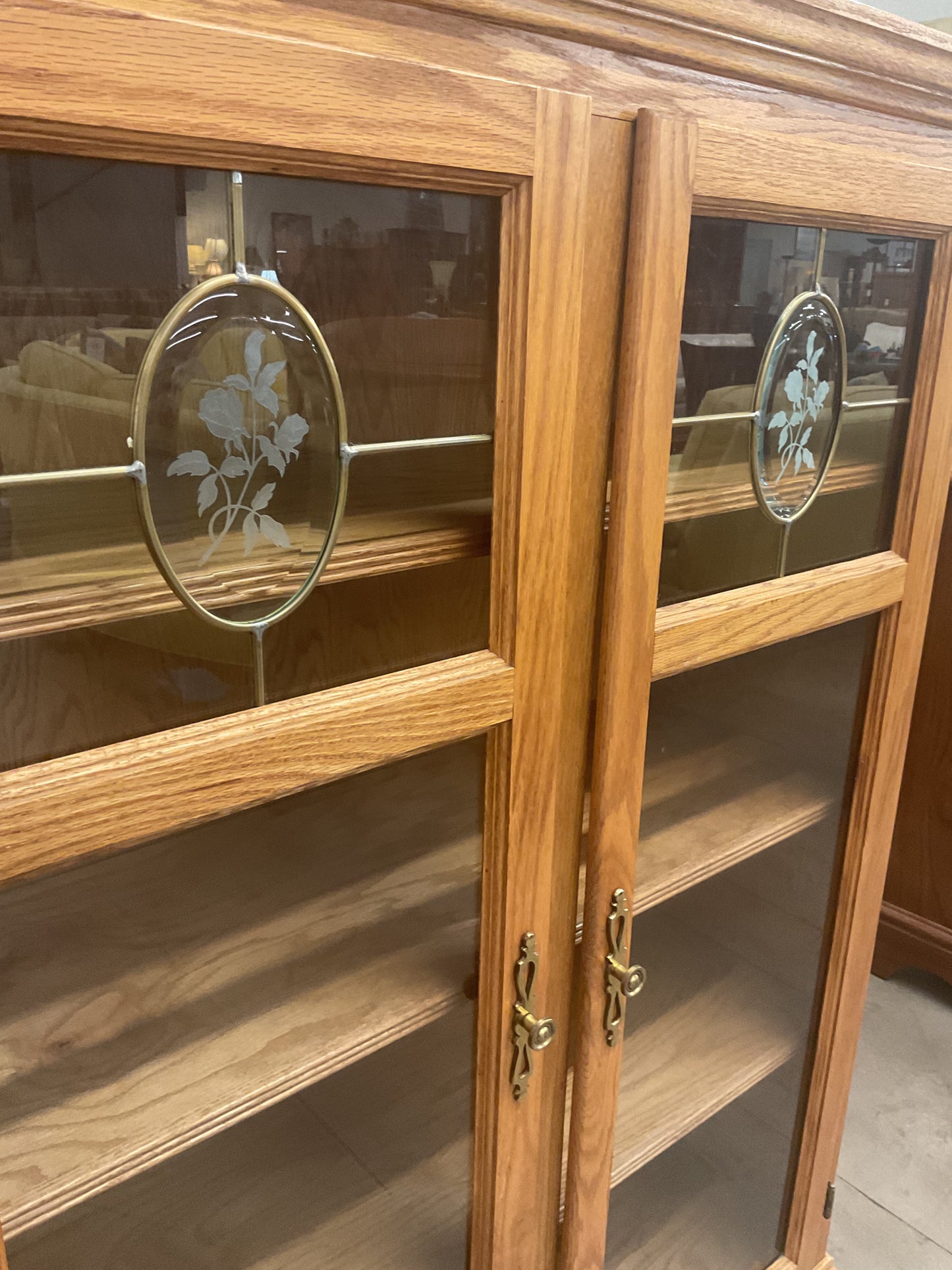 Glass Front Rose Shelf