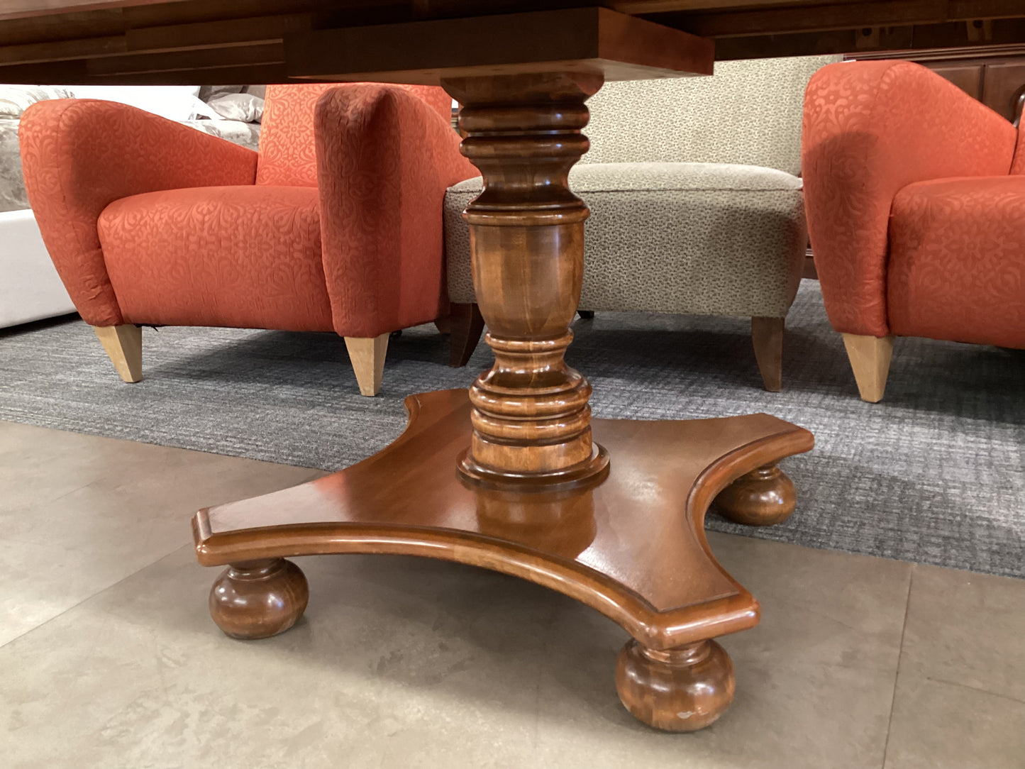 Pillar Style Extendable Dining Table