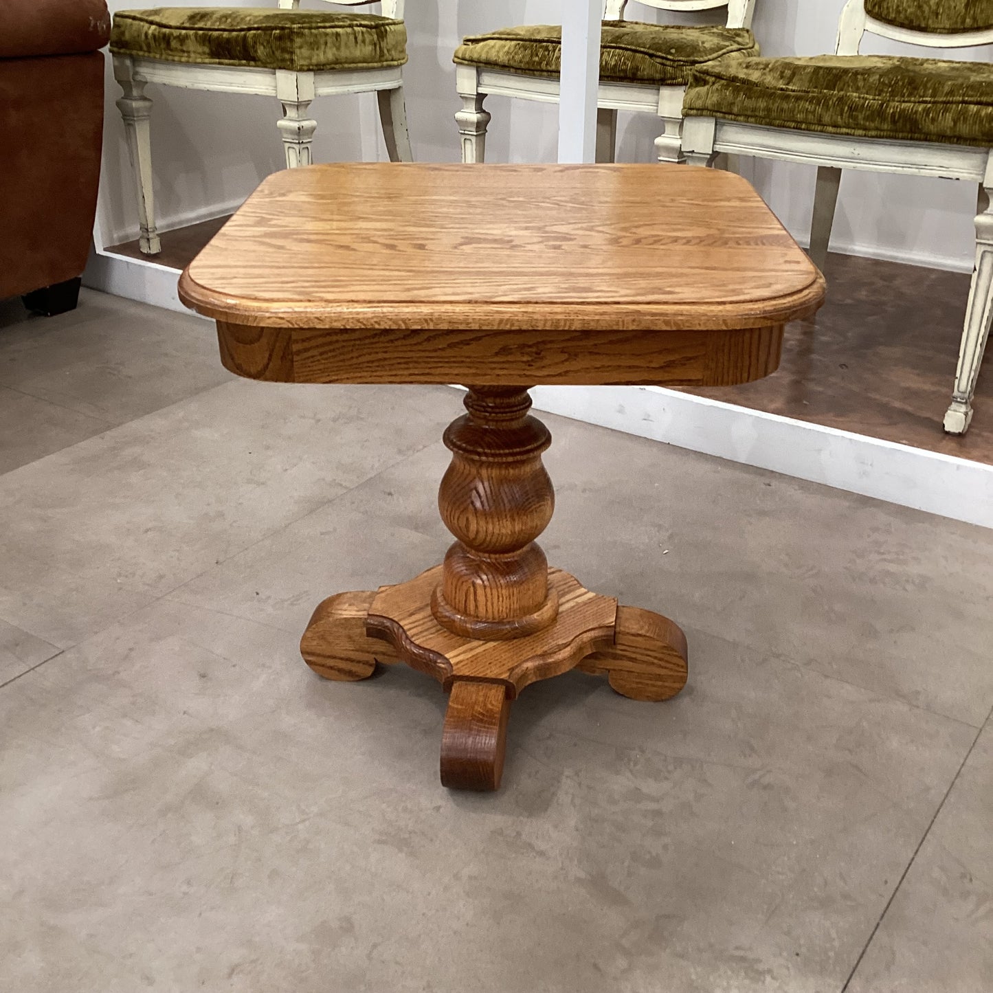 Heirloom Enterprises Inc. Oak Table