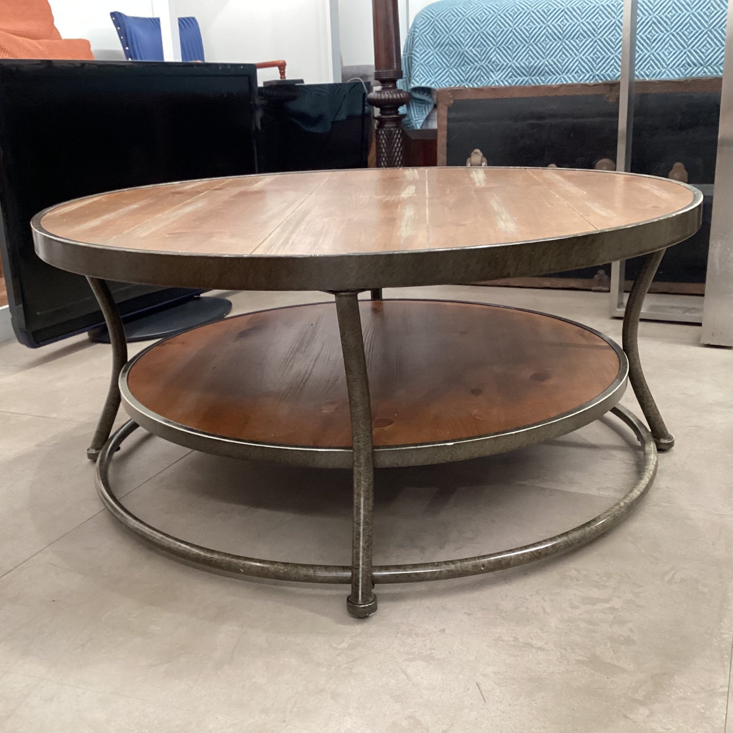 Round Cocktail Table