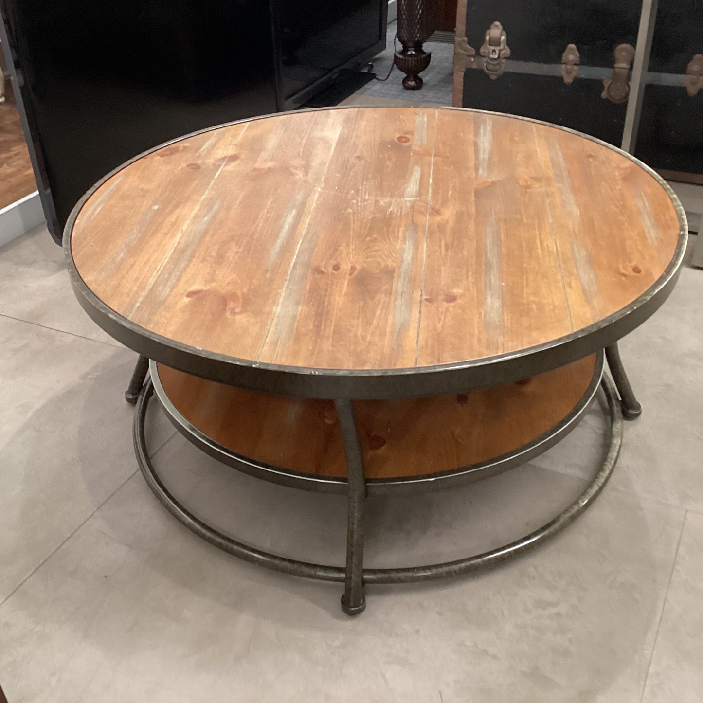 Round Cocktail Table