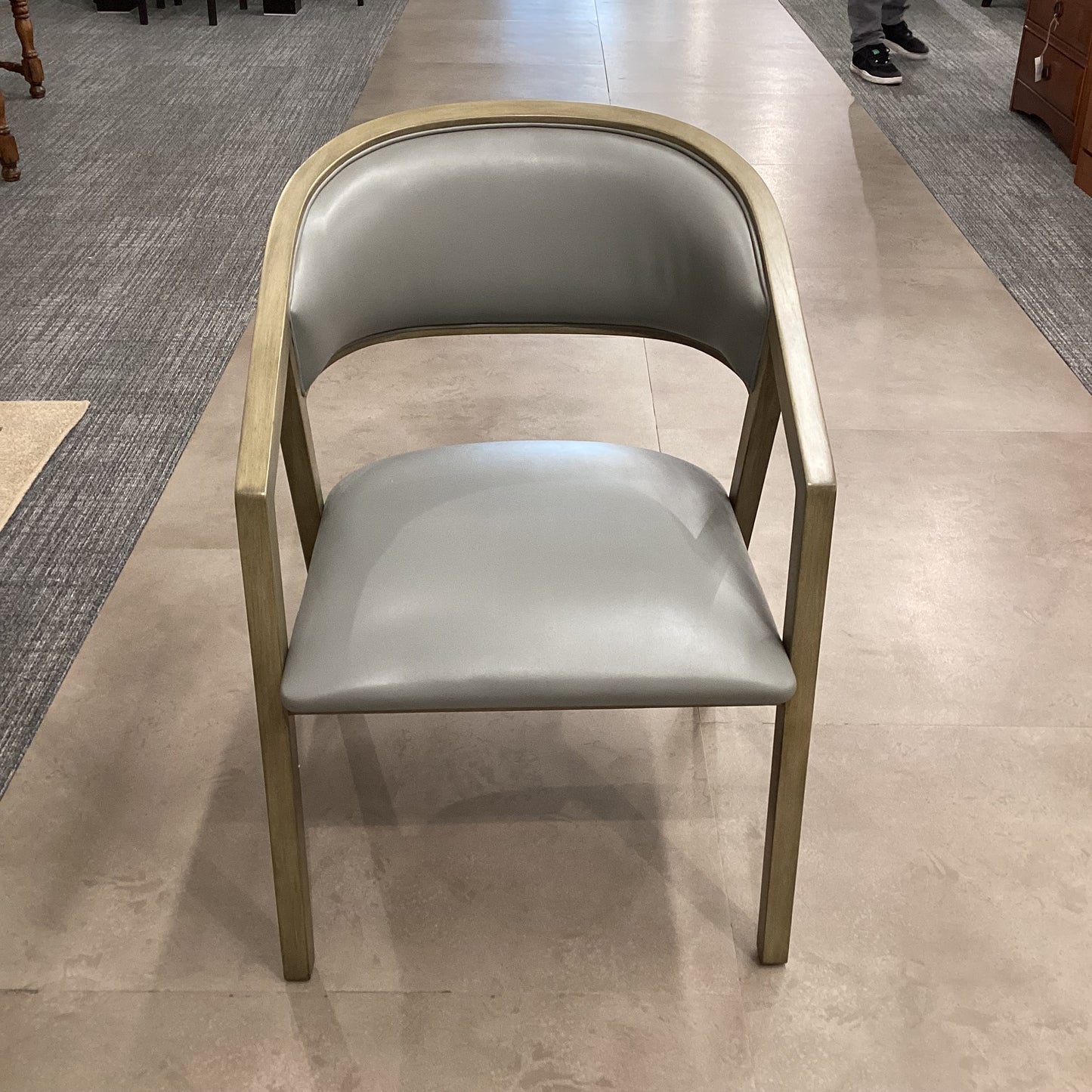Gainwell Contemporary Chair