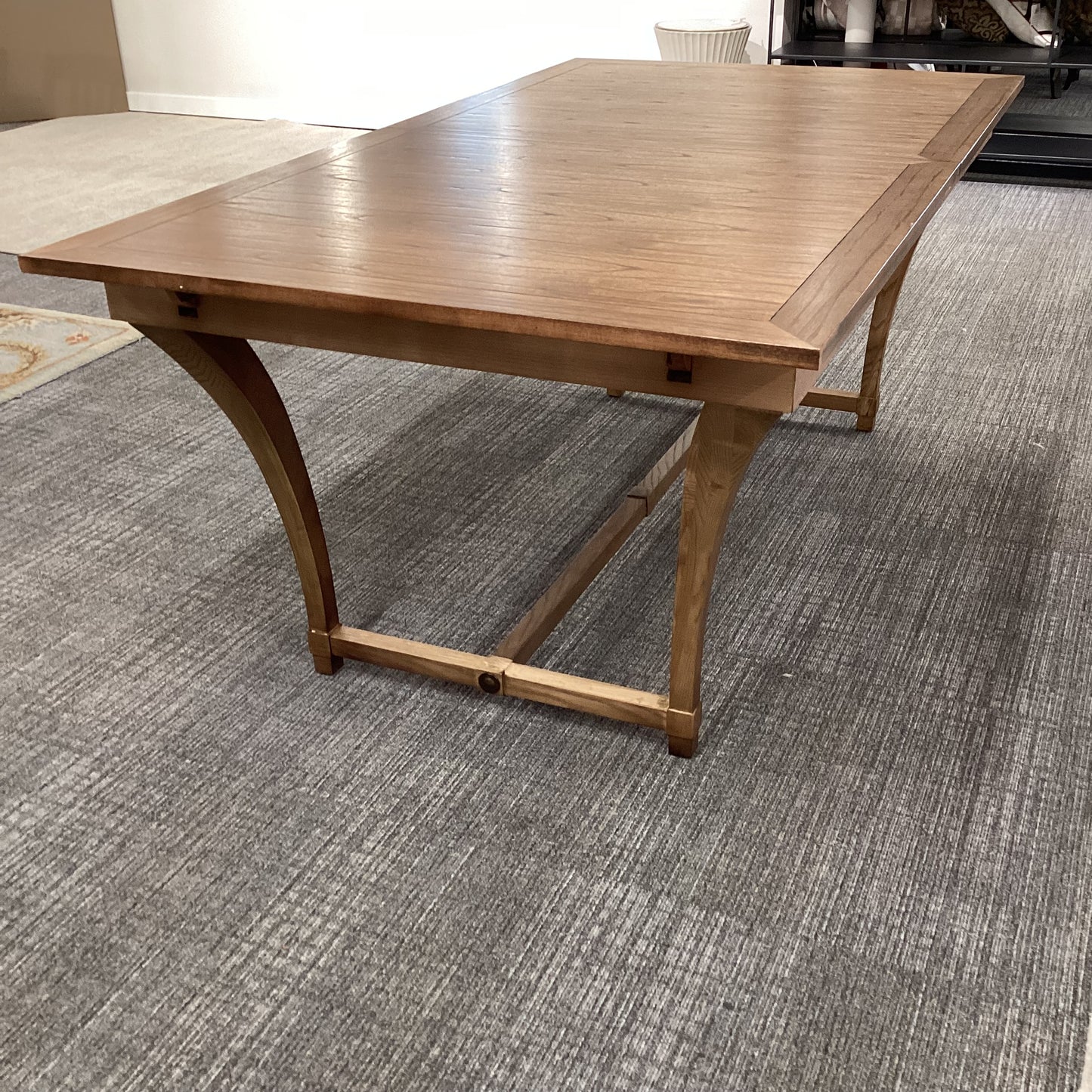 Vanguard Furniture Rhodes Dining Table