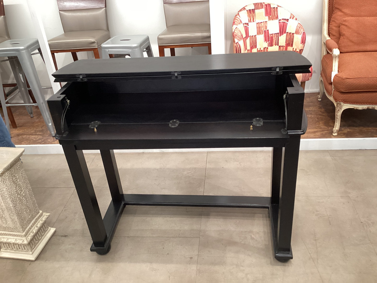 Carlyle Accent Table