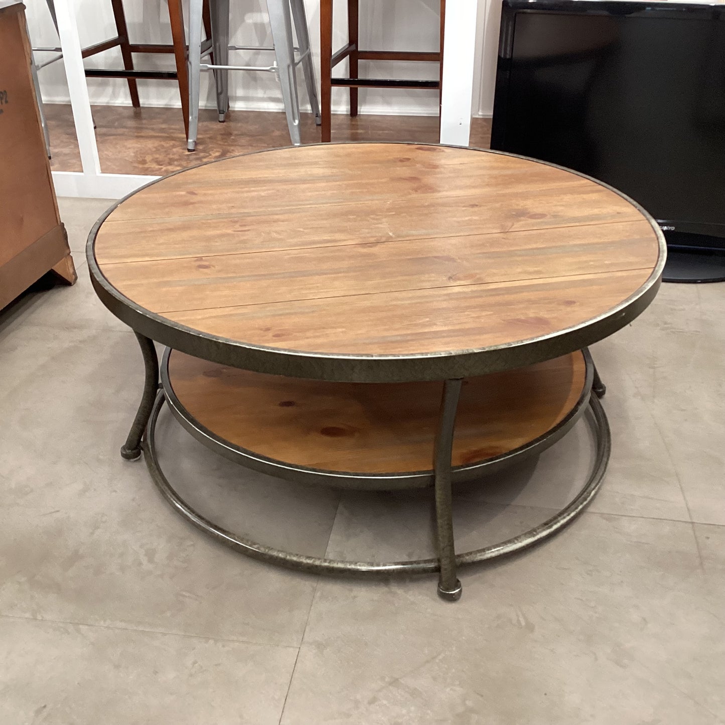 Round Cocktail Table