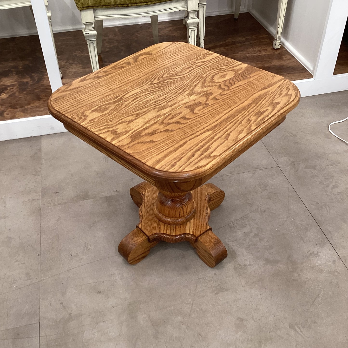 Heirloom Enterprises Inc. Oak Table