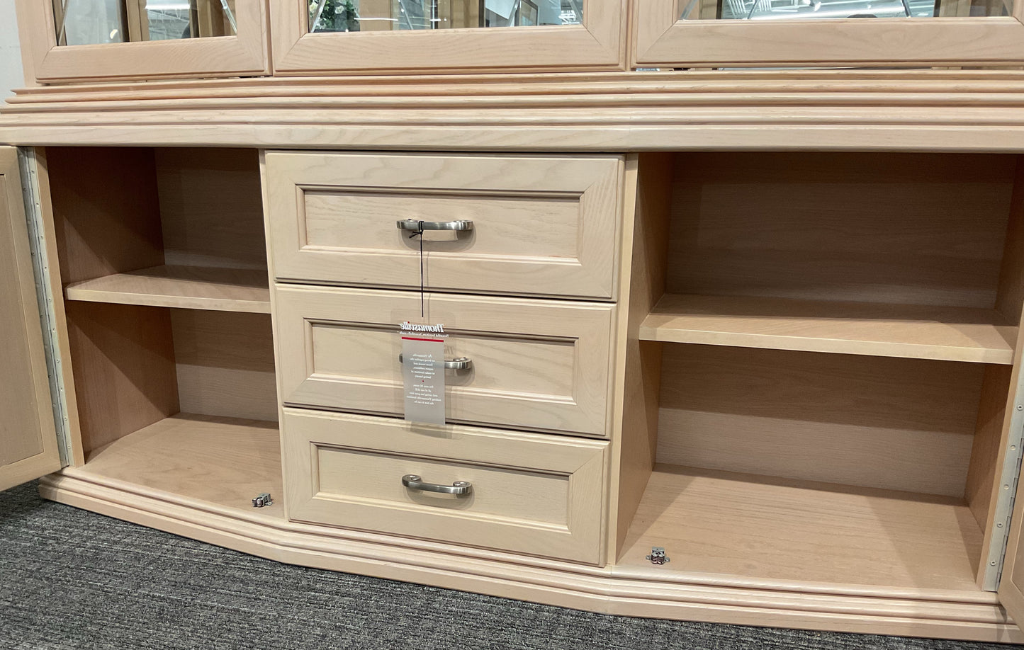 Pearl Thomasville China Cabinet