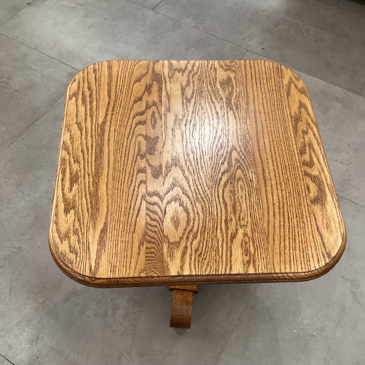 Heirloom Enterprises Inc. Oak Table