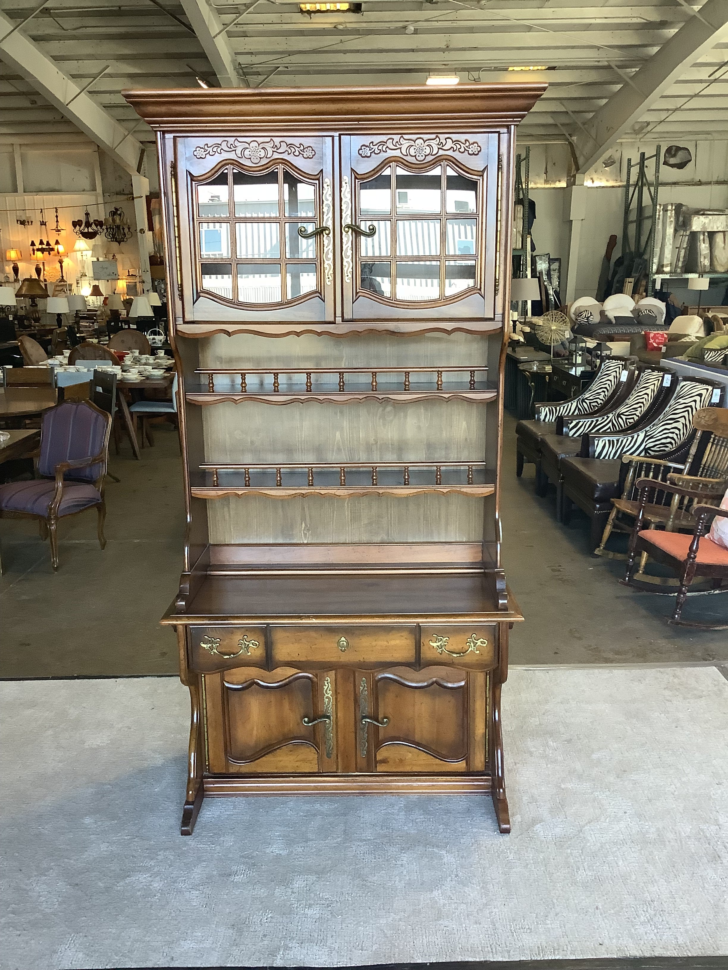 Traditional Kitchen Hutch – TOSA Furniture Boutique