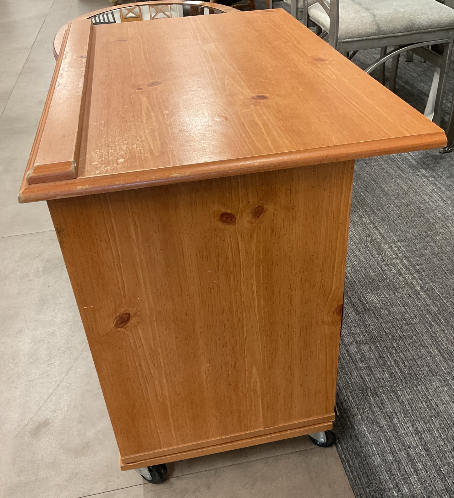 Rolling Swivel TV Stand