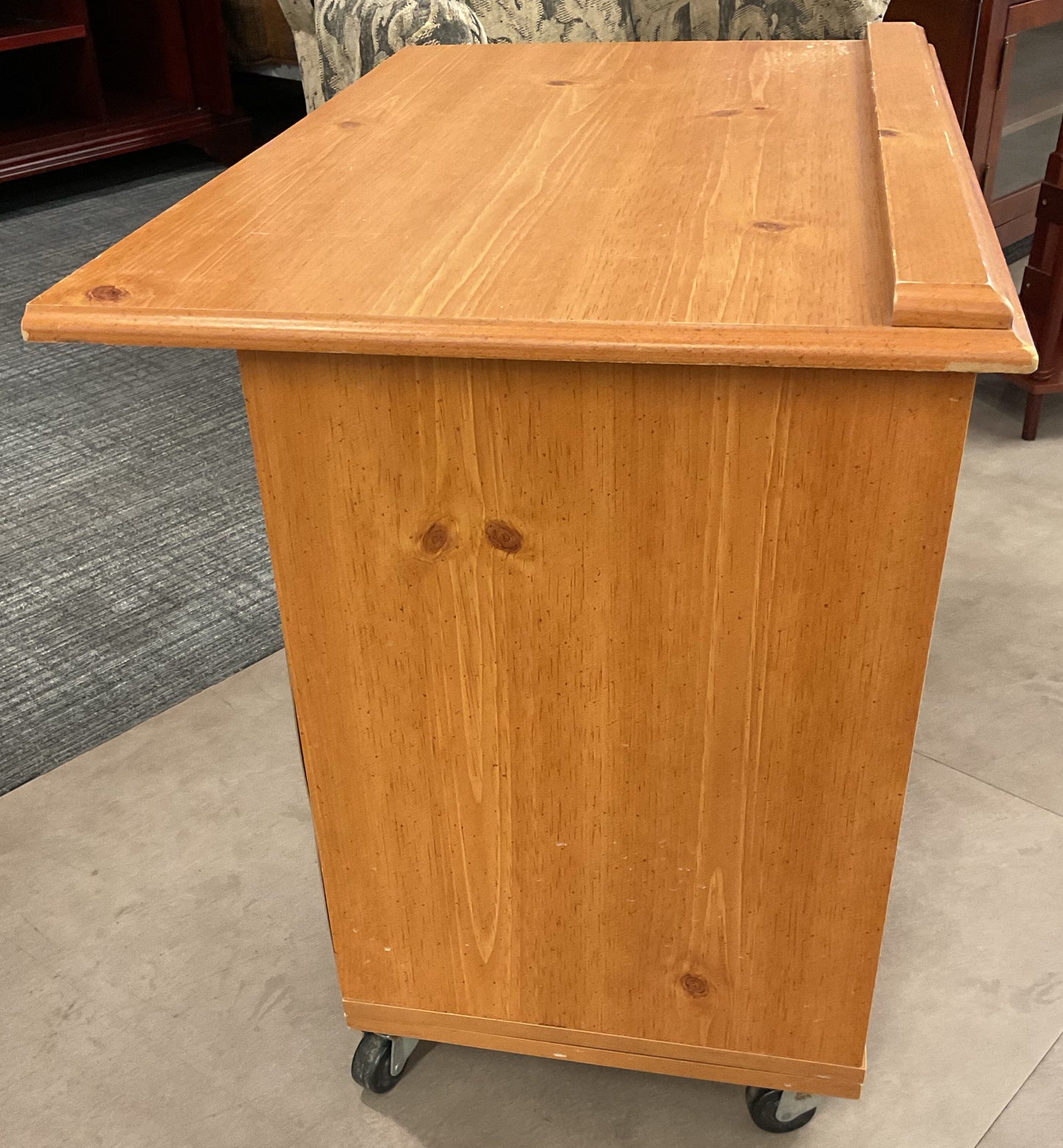 Rolling Swivel TV Stand