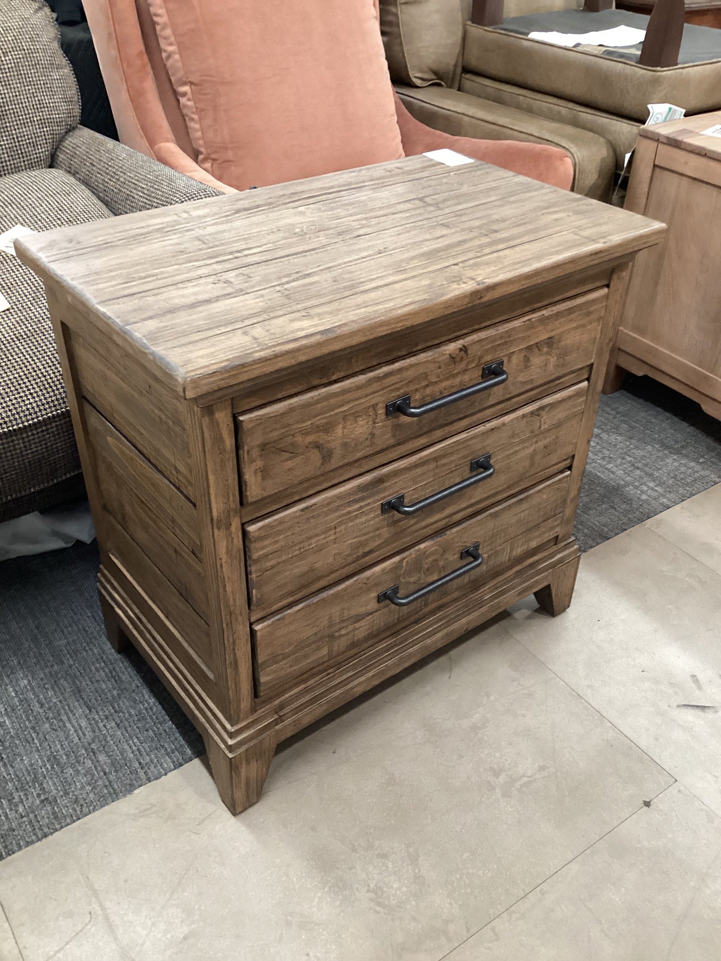 Kincaid Outlet Nightstand