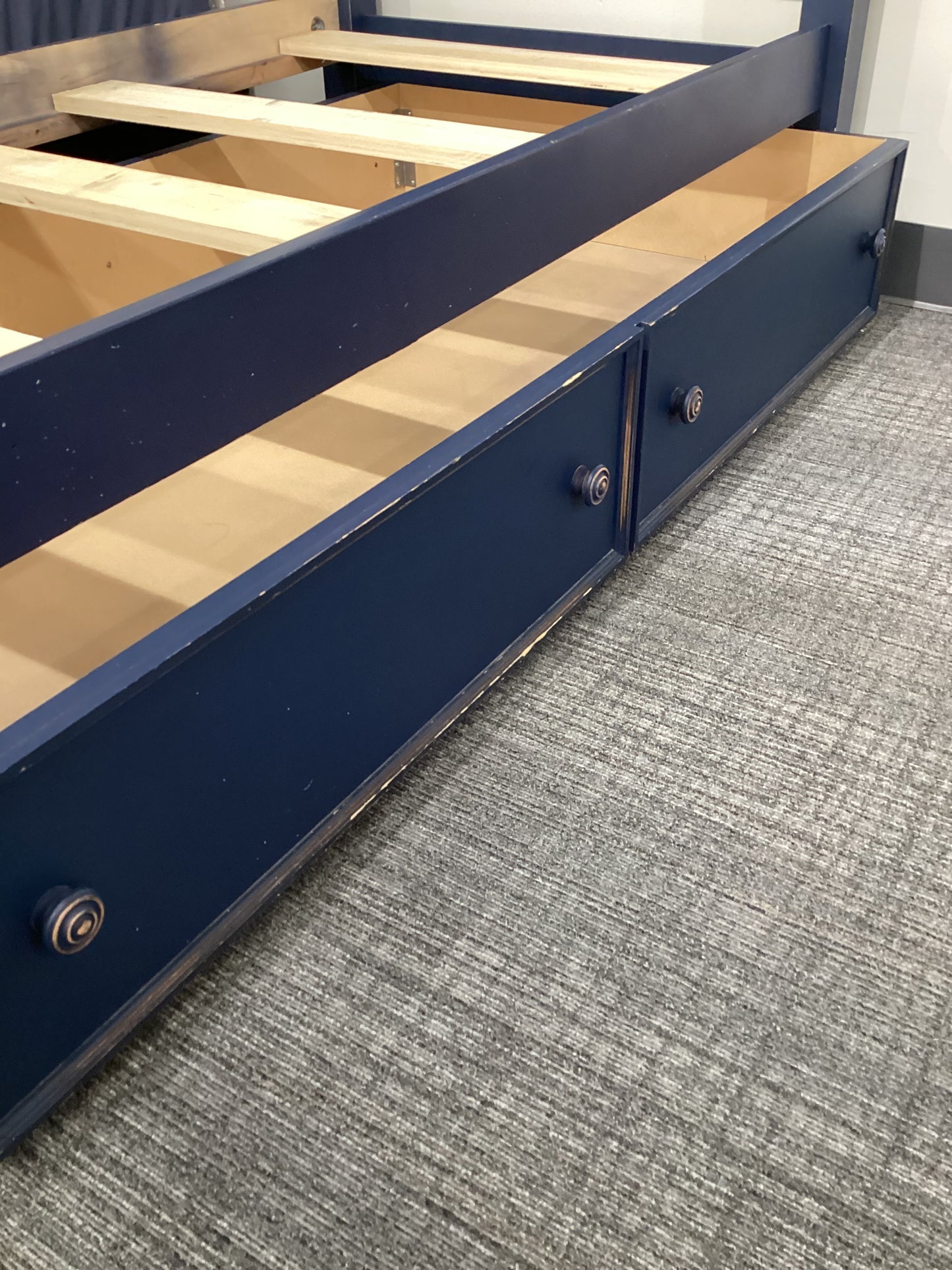 Twin Trundle (B260)