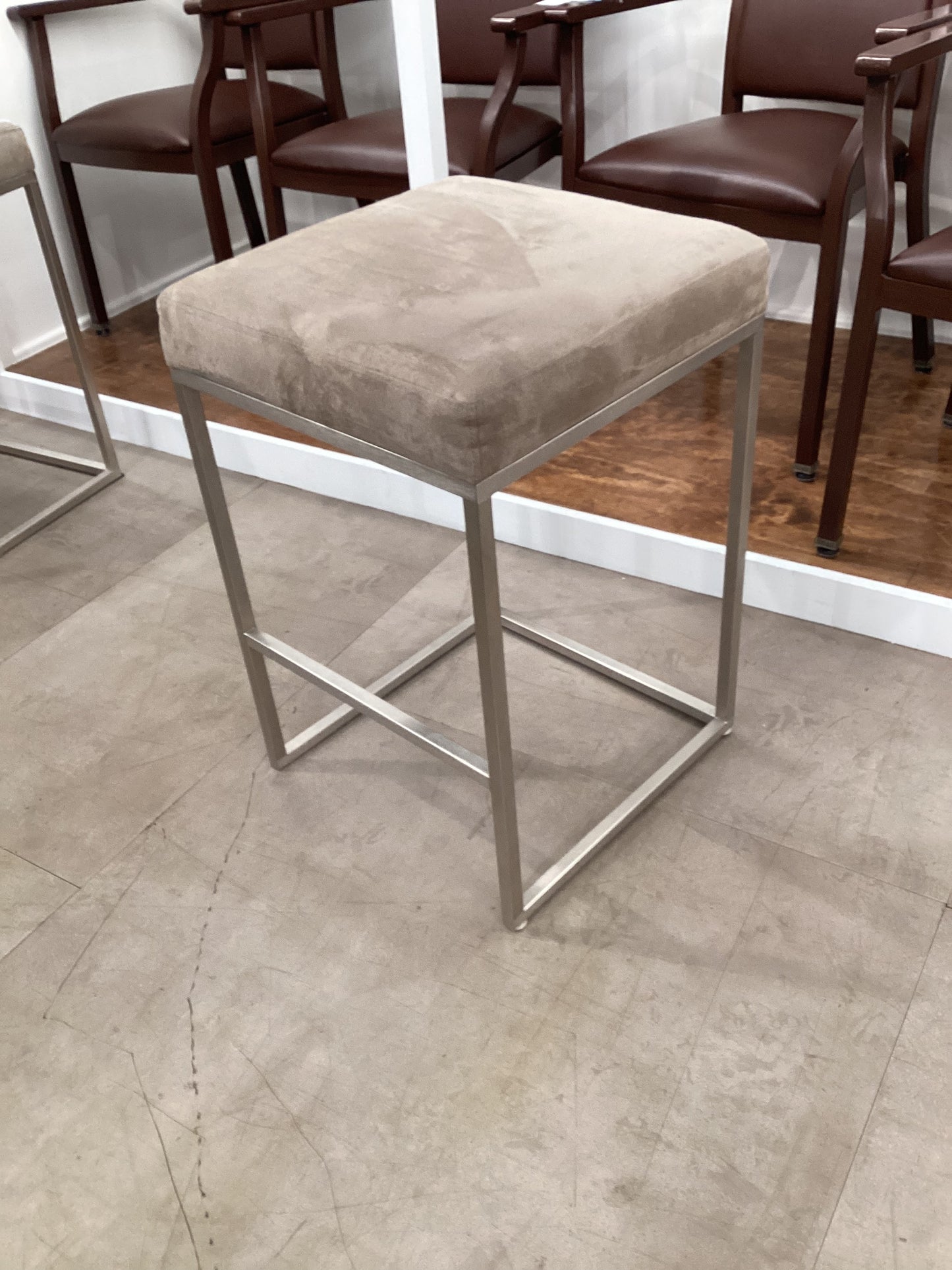 HW Barstool