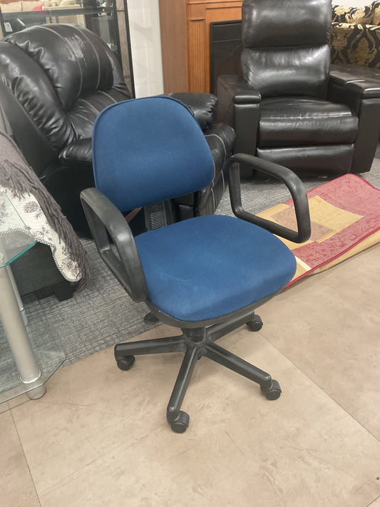 Blue Rolli Chair