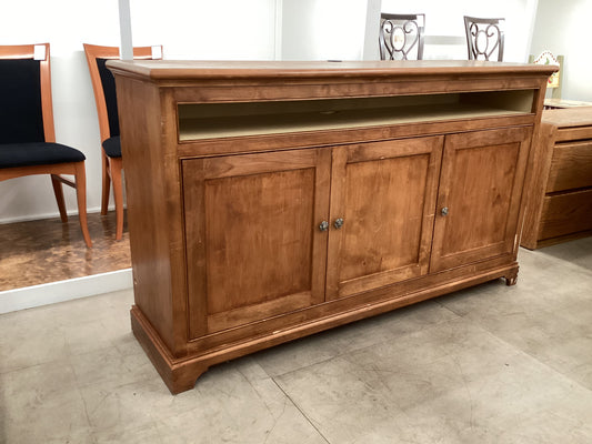 Mounted 3 Door Cabinet