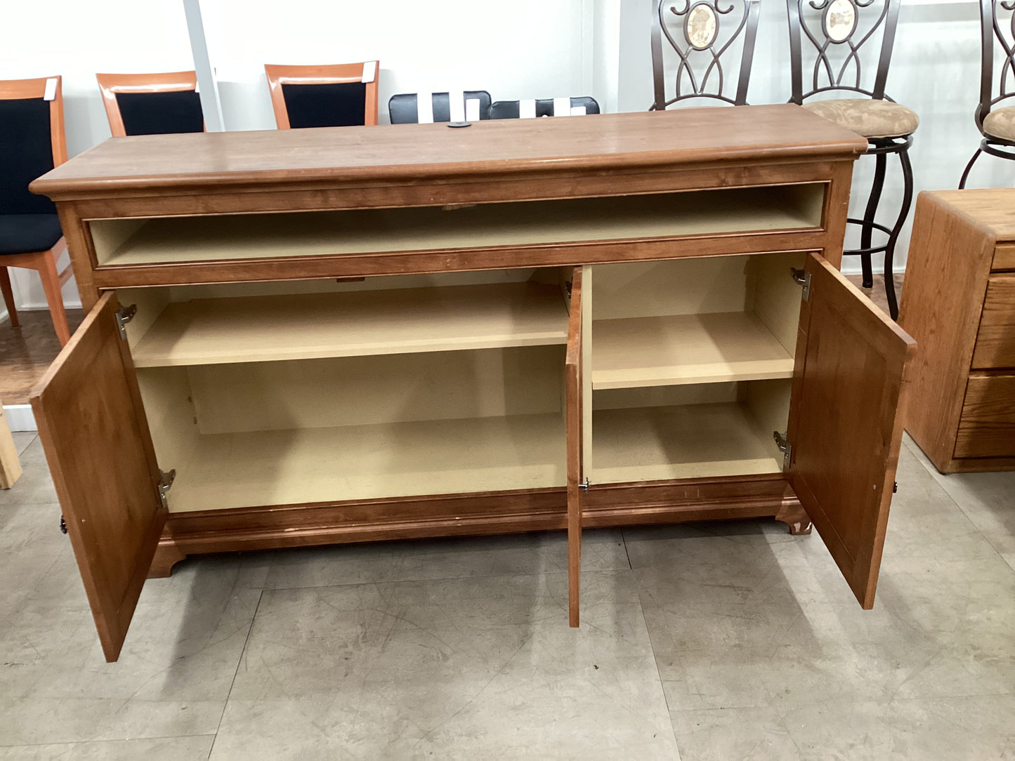 Mounted 3 Door Cabinet