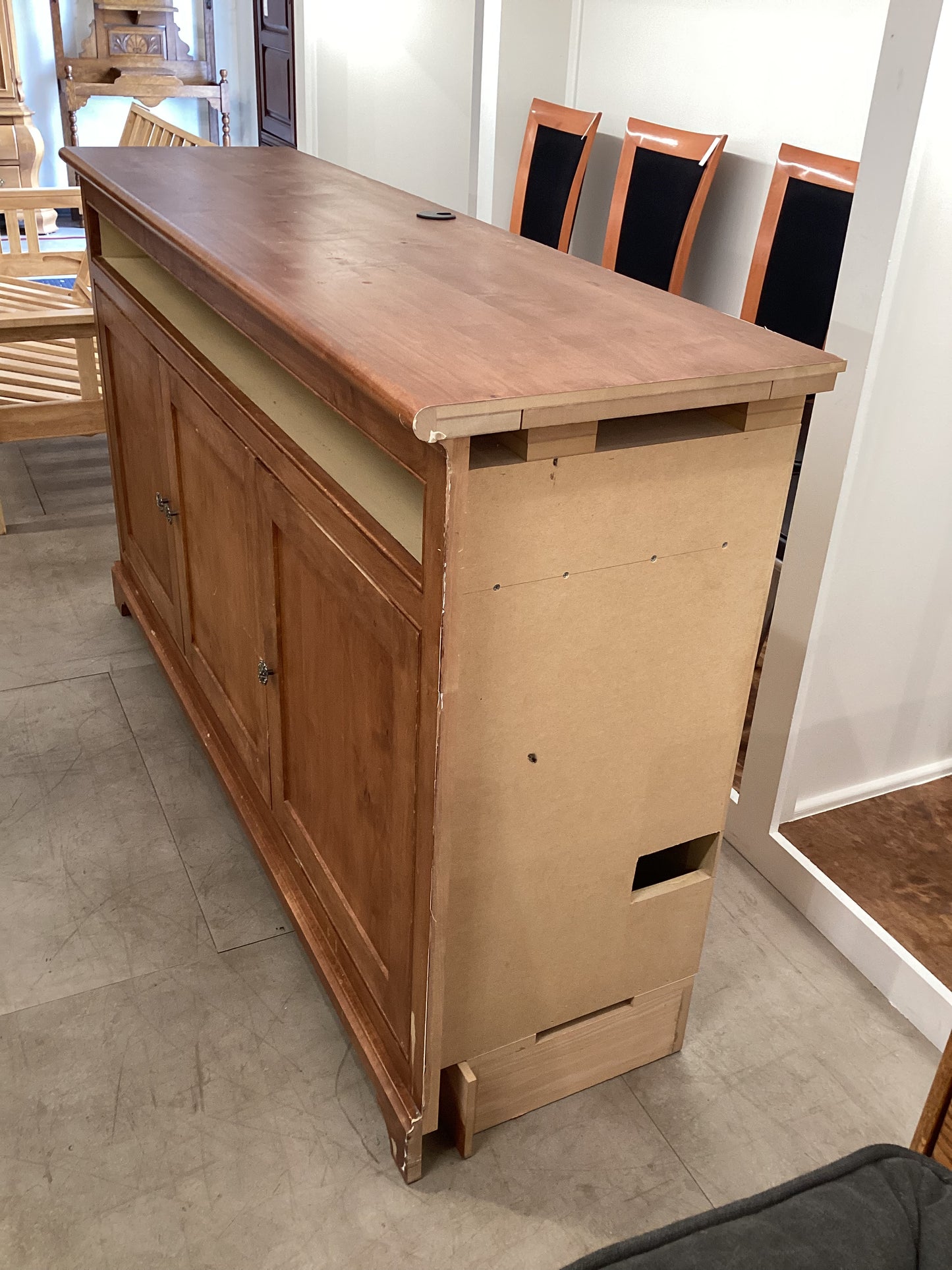 Mounted 3 Door Cabinet