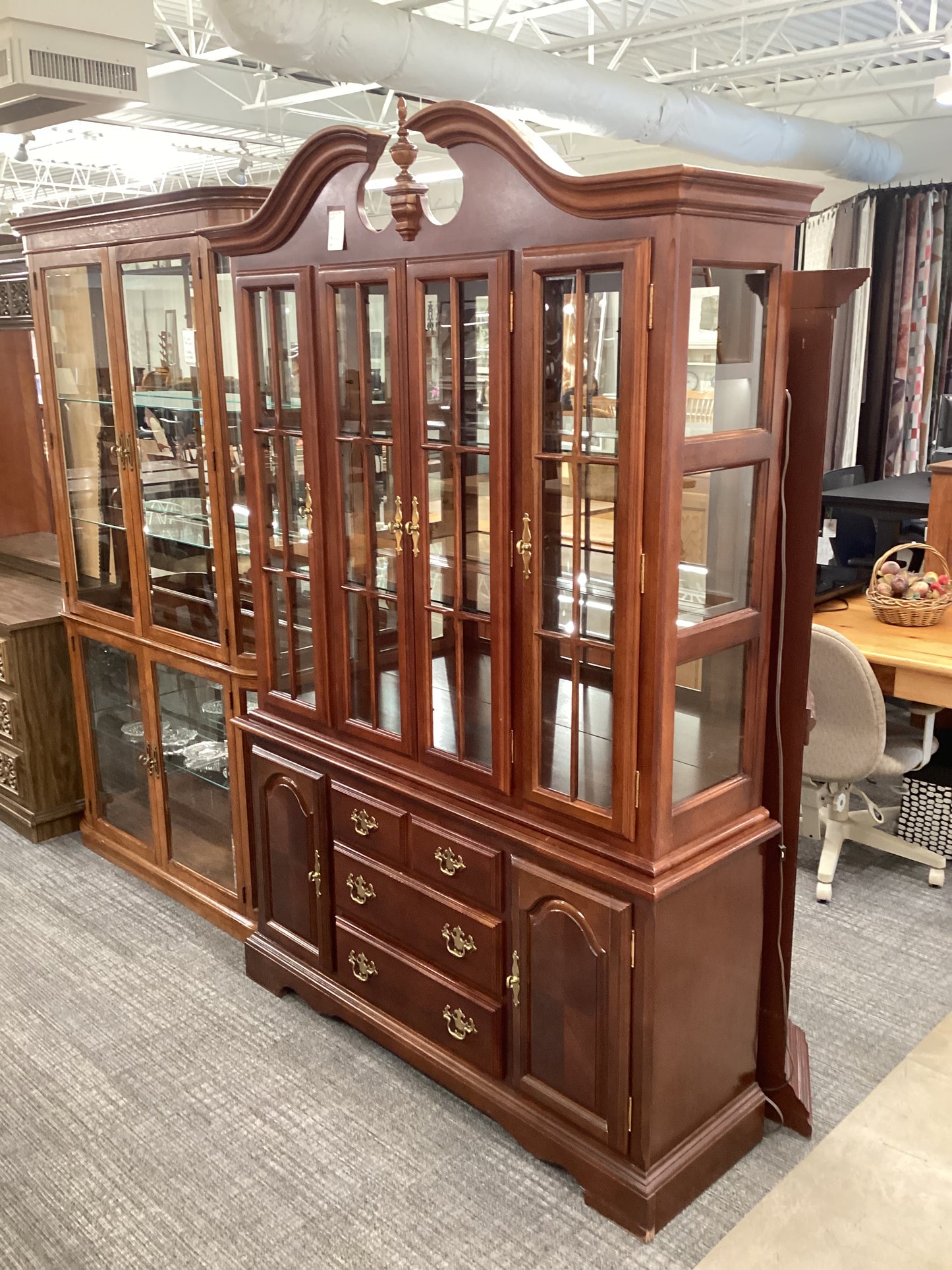 Mirrored Hutch
