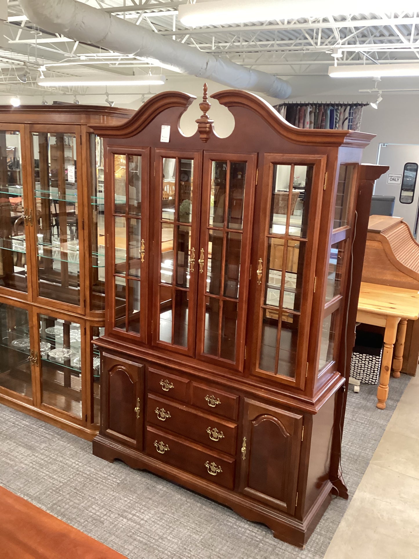 Mirrored Hutch