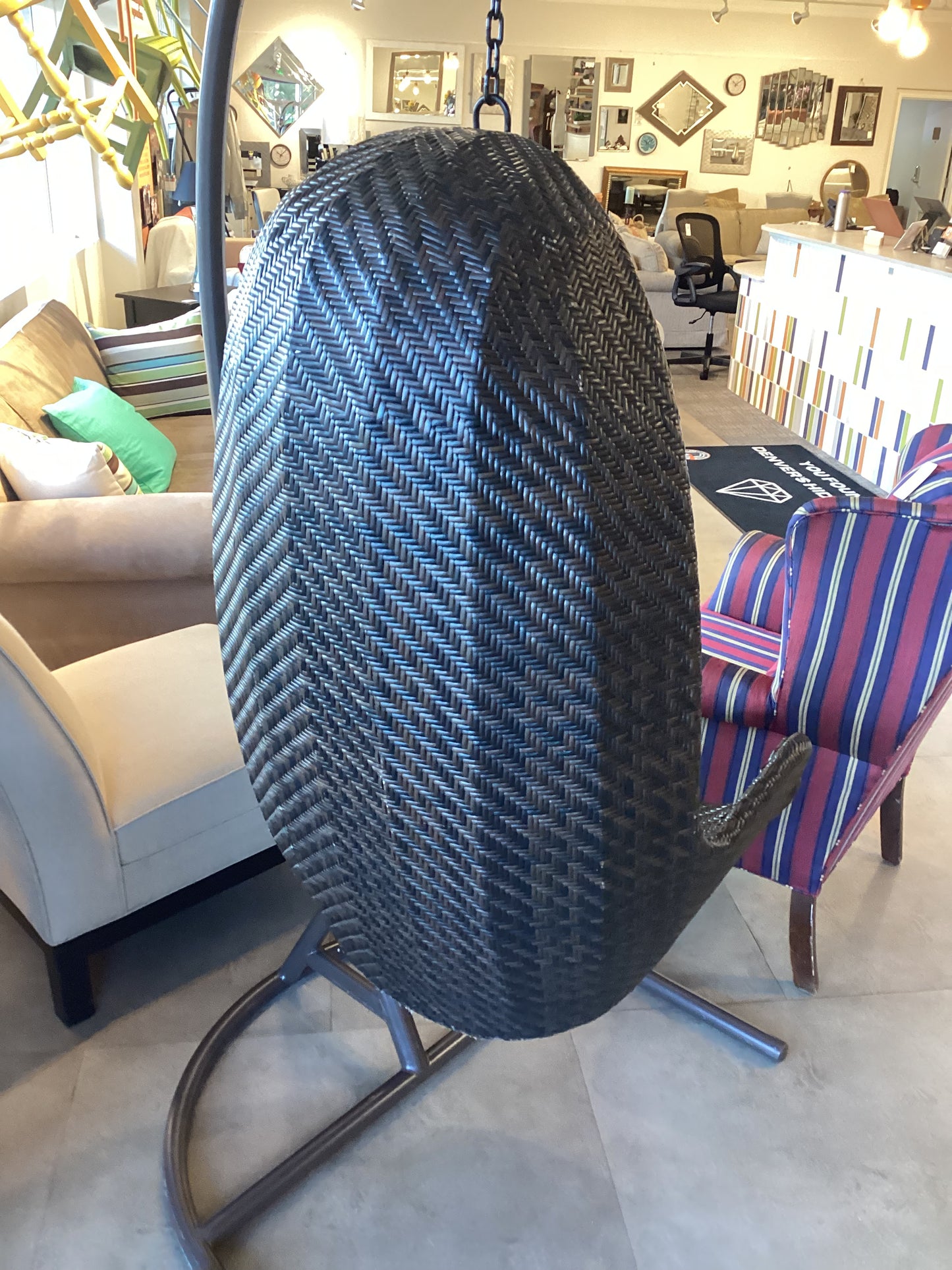 Swinging Egg