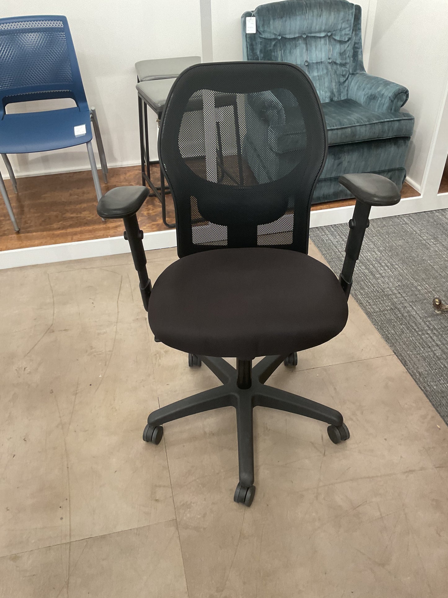 Fiora Furniture Office Chair