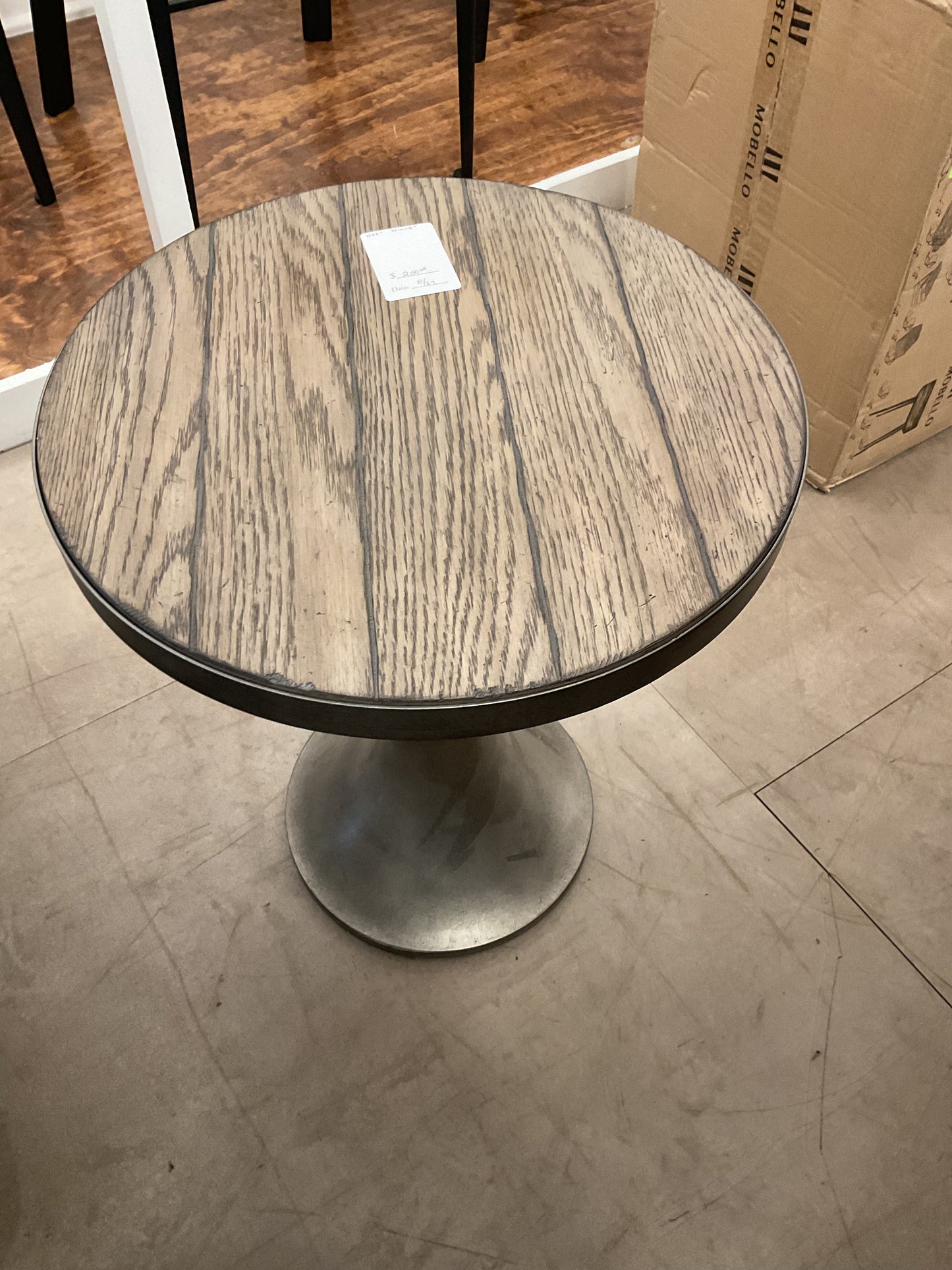 Hammary Round Table