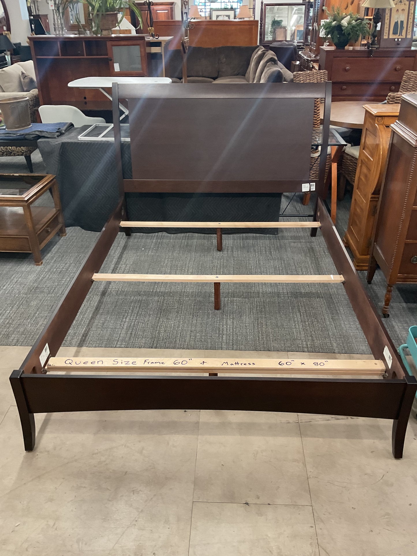 Queen Frame (B254)