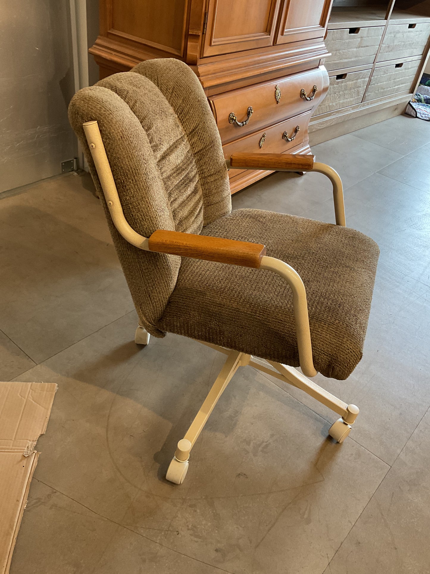 So 70s Roll Chair