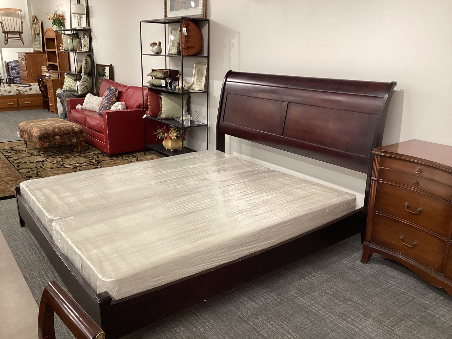 King sleigh bed frame B081