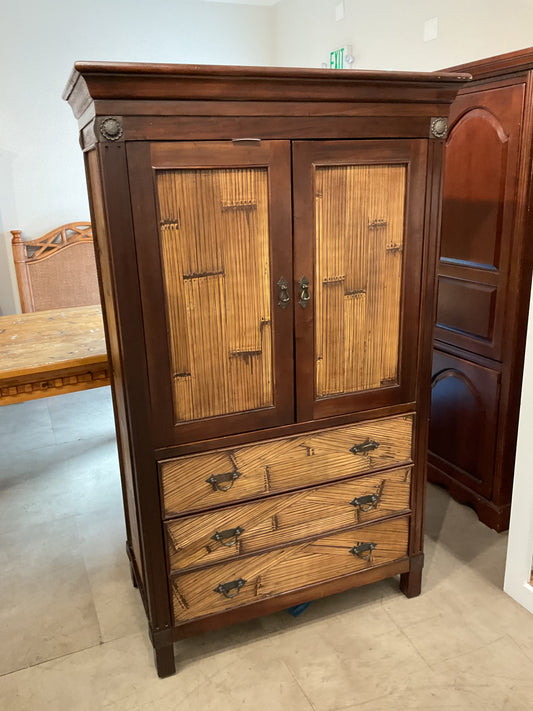 Tiki Hutch