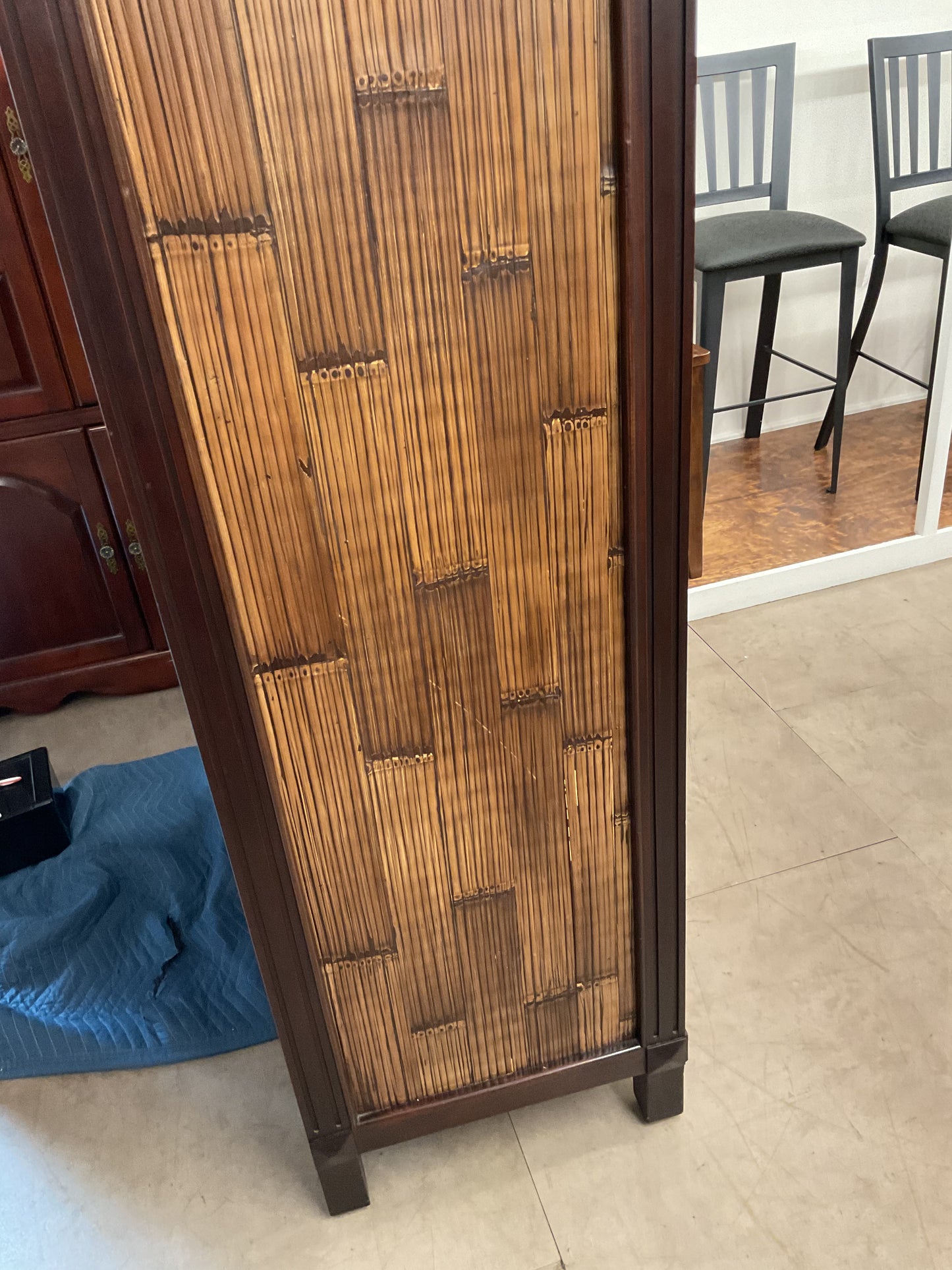 Tiki Hutch