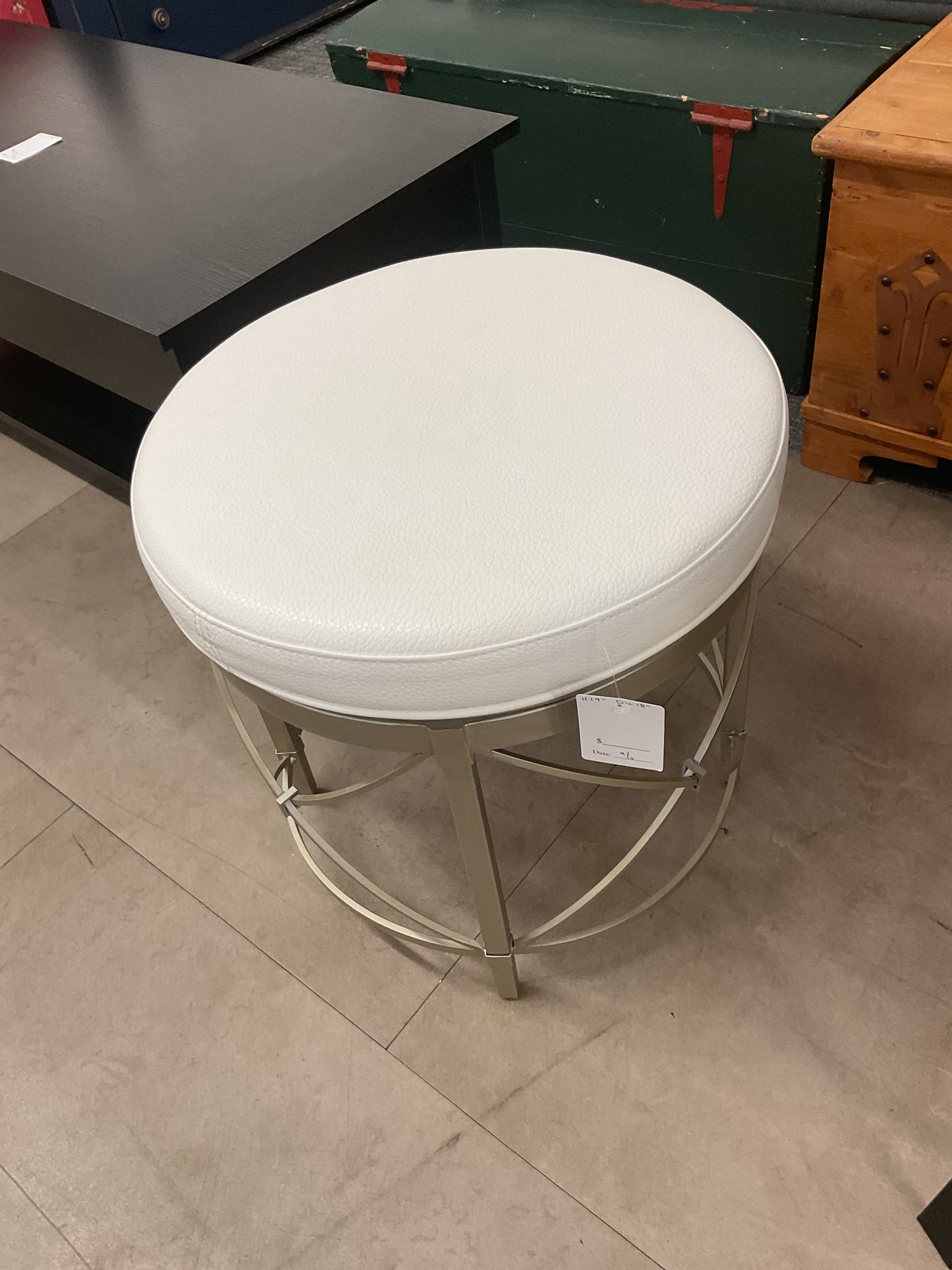 Sia Stool