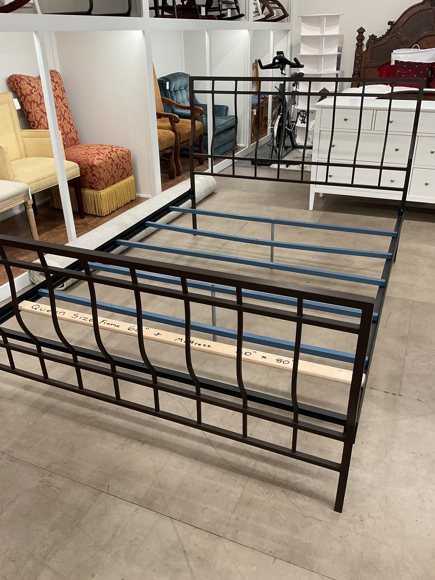 Bent Iron Queen Frame (B265)