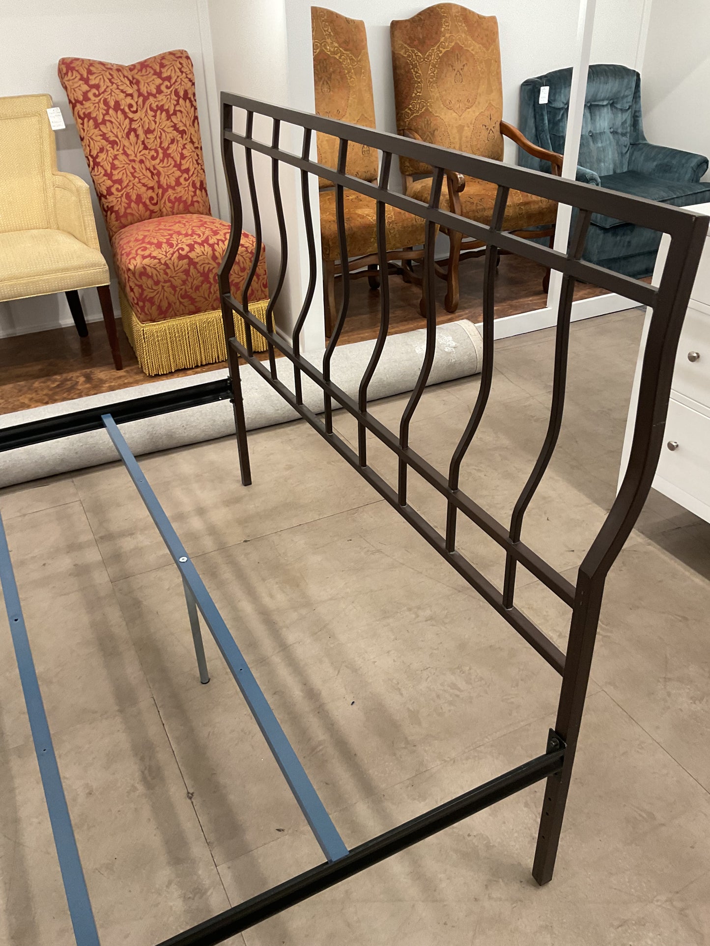 Bent Iron Queen Frame (B265)
