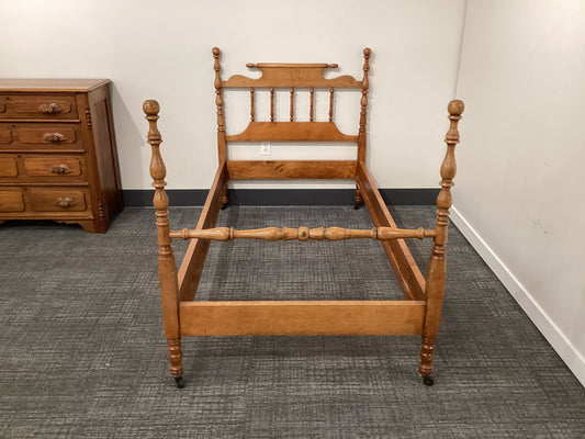 Maple twin bed (B084)