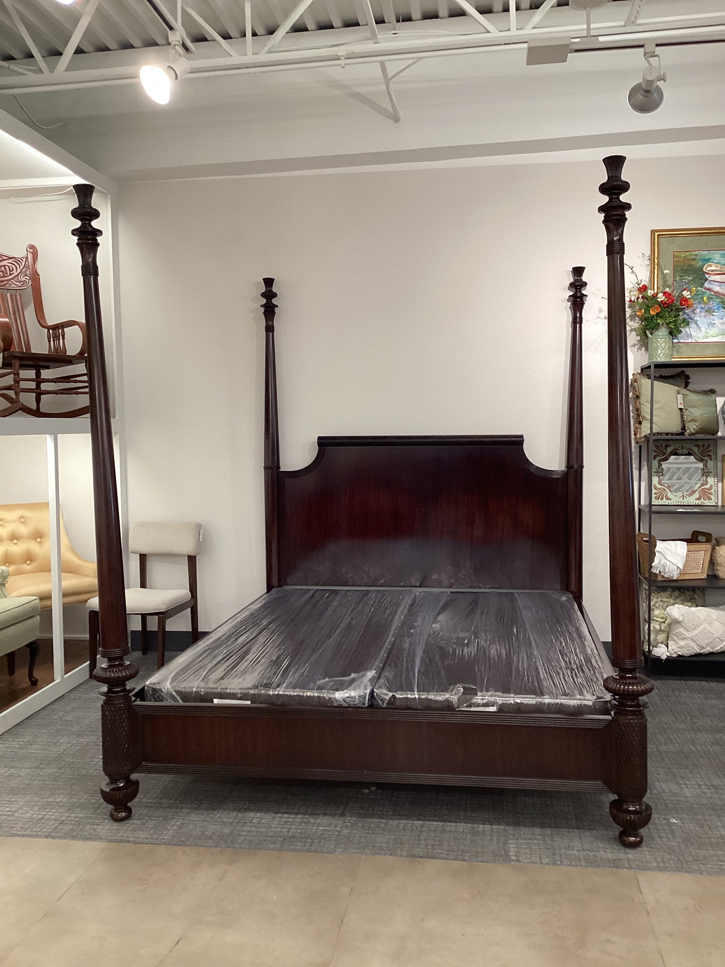 Tommy Bahama Cali King Poster Bed (B085)