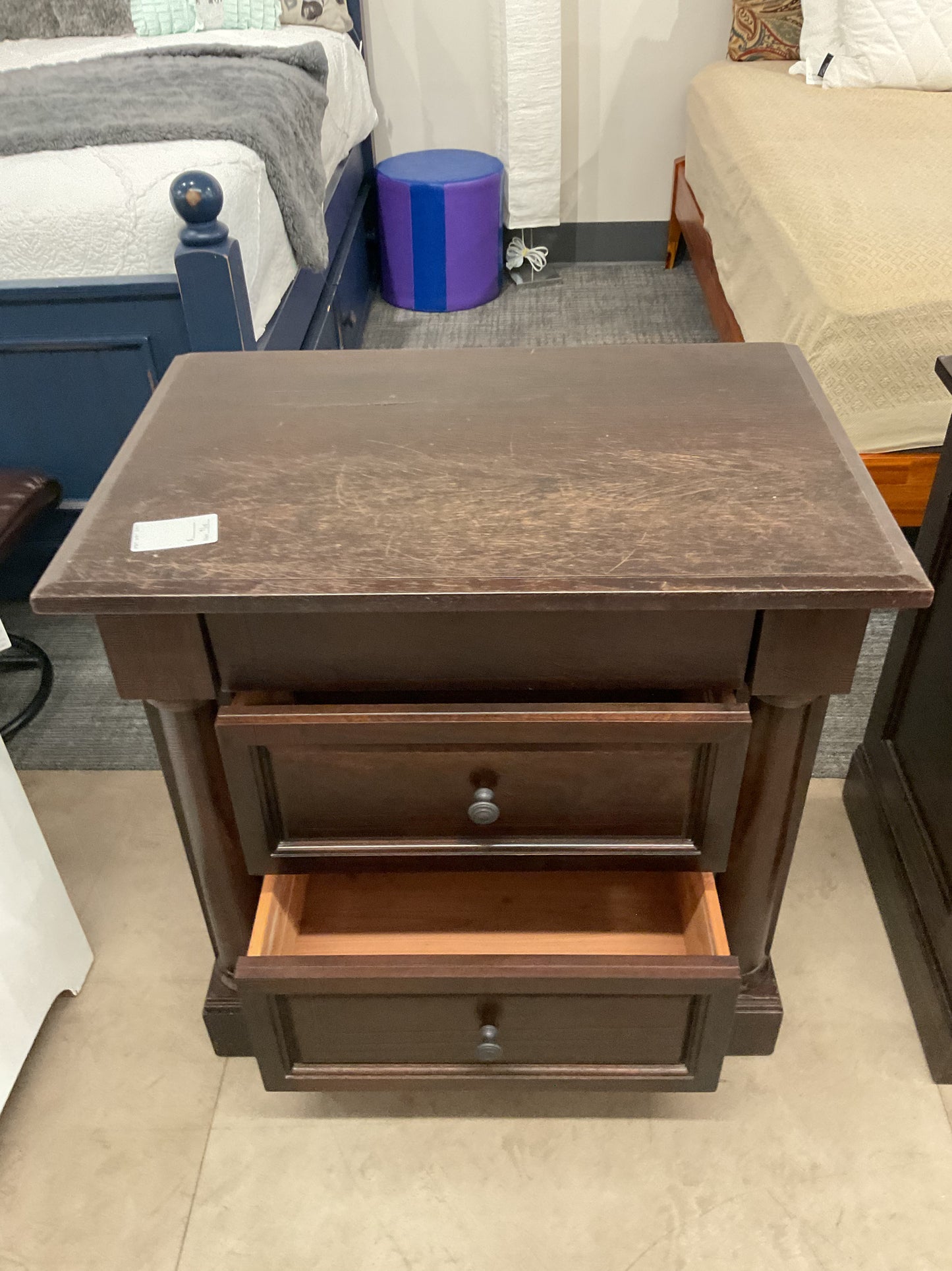 R.H Nightstand