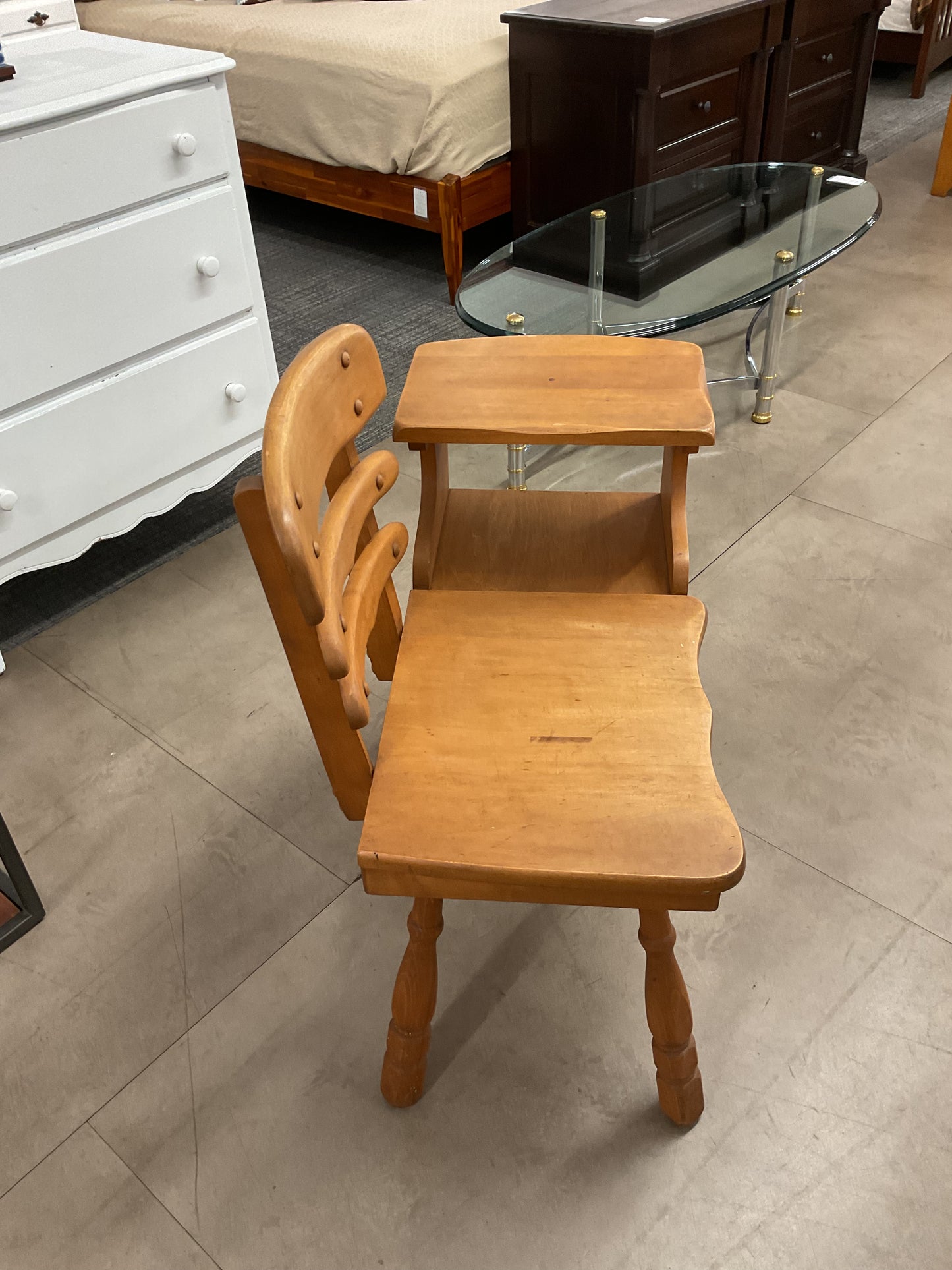 Stand The Chair+SideTable