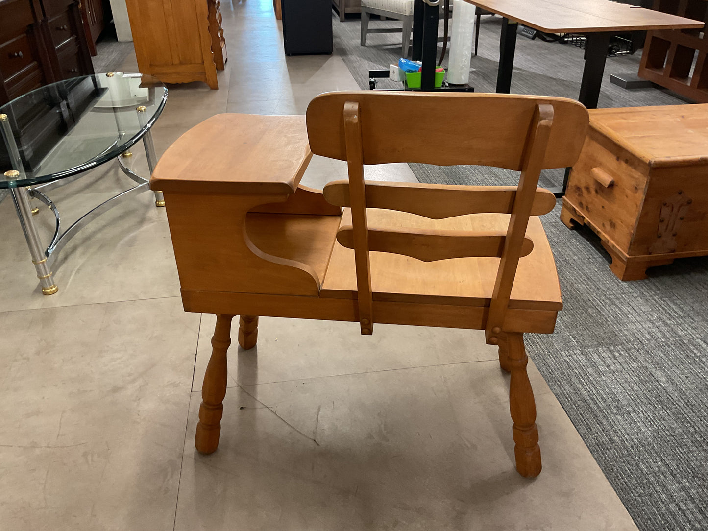 Stand The Chair+SideTable
