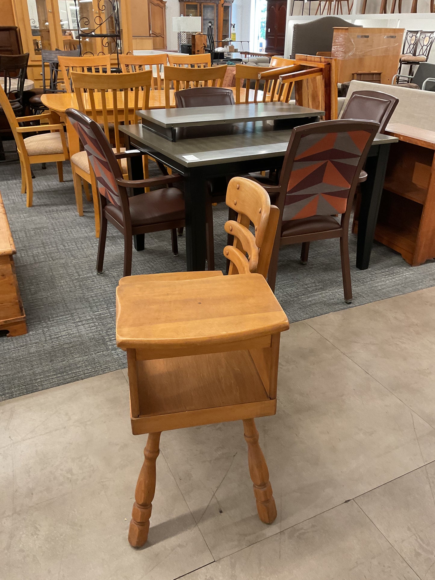 Stand The Chair+SideTable