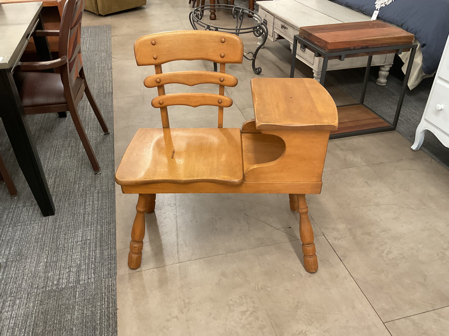 Stand The Chair+SideTable